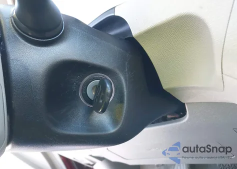 2014 Toyota Sienna Le V6 8 Passenger z USA, uszkodzony, nr VIN 5TDKK3DC7ES477389